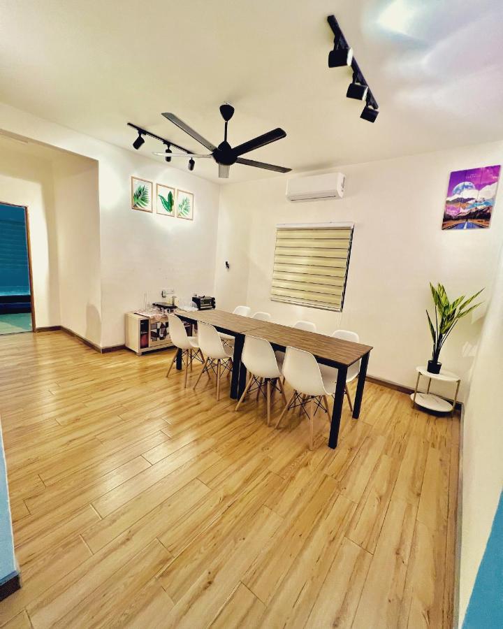 Raees Homestay Kampong Tanjong Minyak Ngoại thất bức ảnh