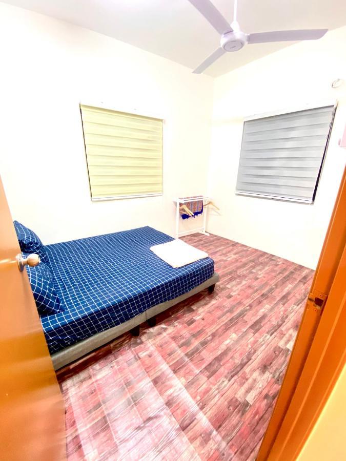 Raees Homestay Kampong Tanjong Minyak Ngoại thất bức ảnh